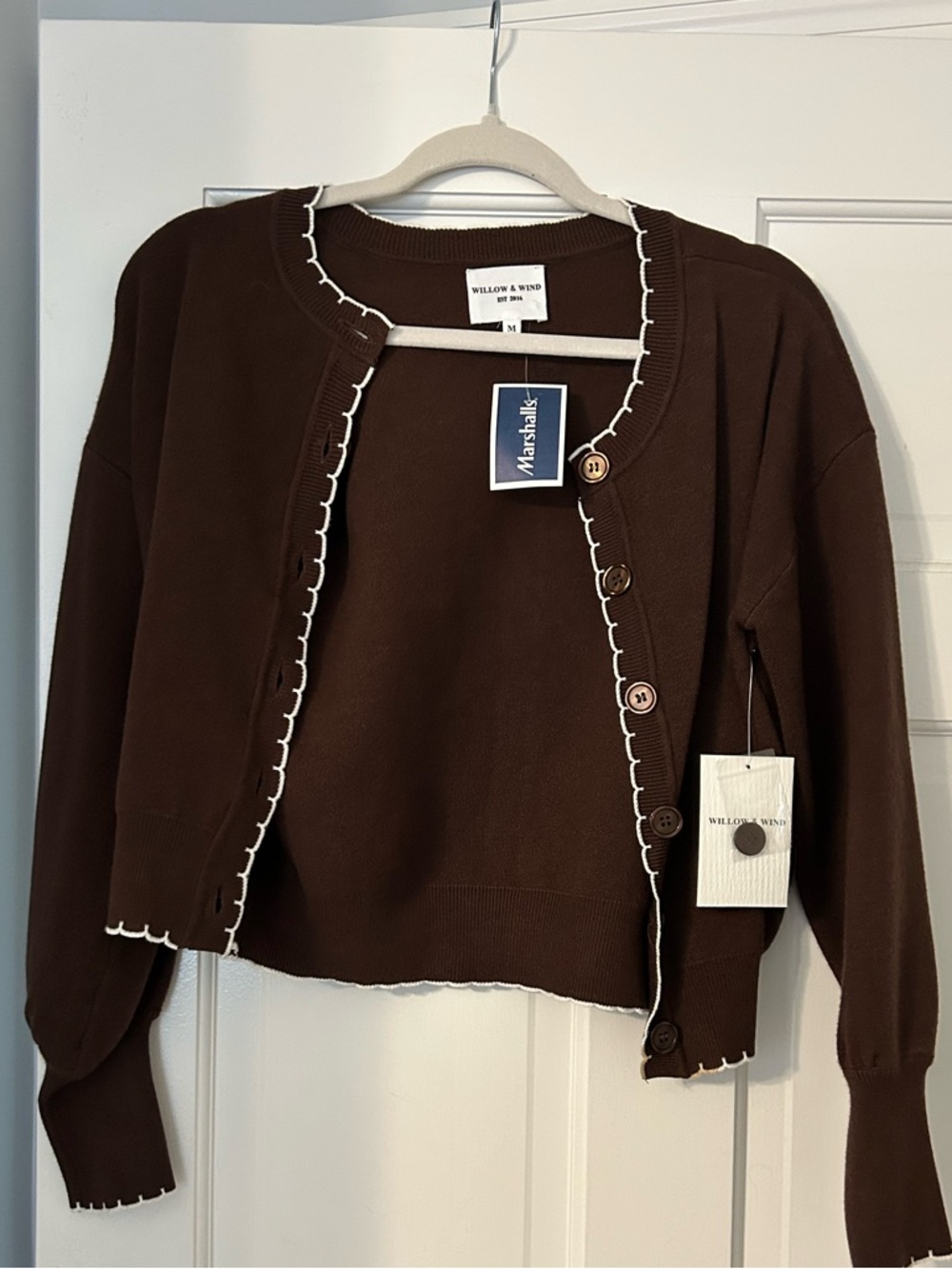 Willow & Wind Women’s Size M Brown Scalloped Sweater